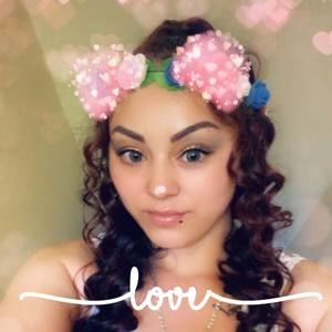 Meet your Posher, Gabriela yaneth